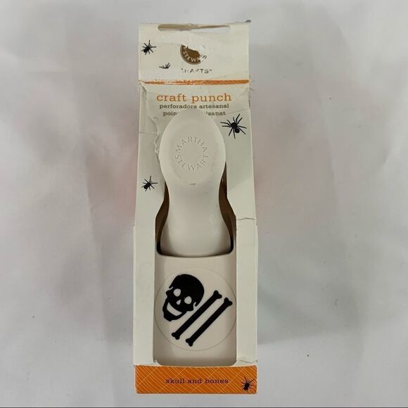 Martha Stewart Craft Punch Skull and Bones Halloween Stand Up Crafting Scrapbook - Picture 1 of 10